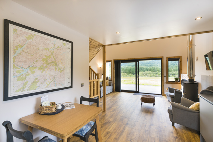 Tome Barr Cabin Dining area